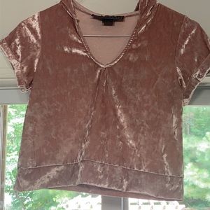 Light mauve/pink half top w/hood